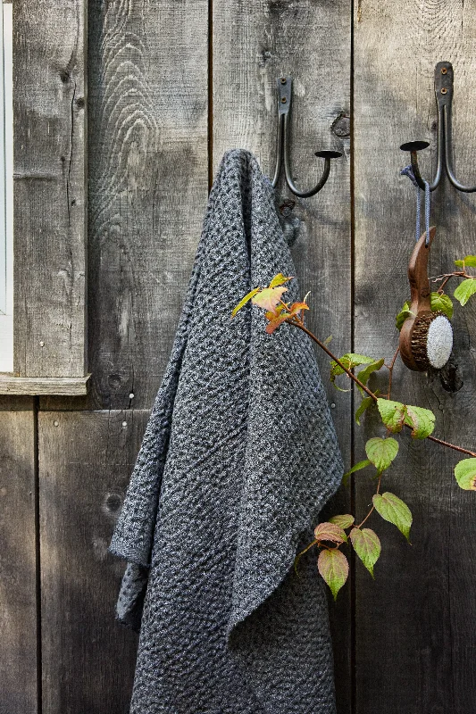 Linen Cotton waffle towels in 'iron'