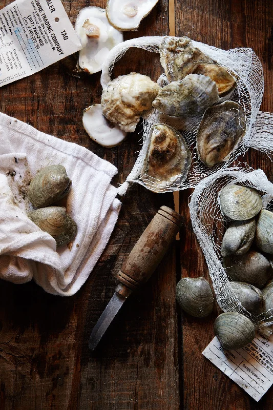 Oysters w/mignonette - half dozen